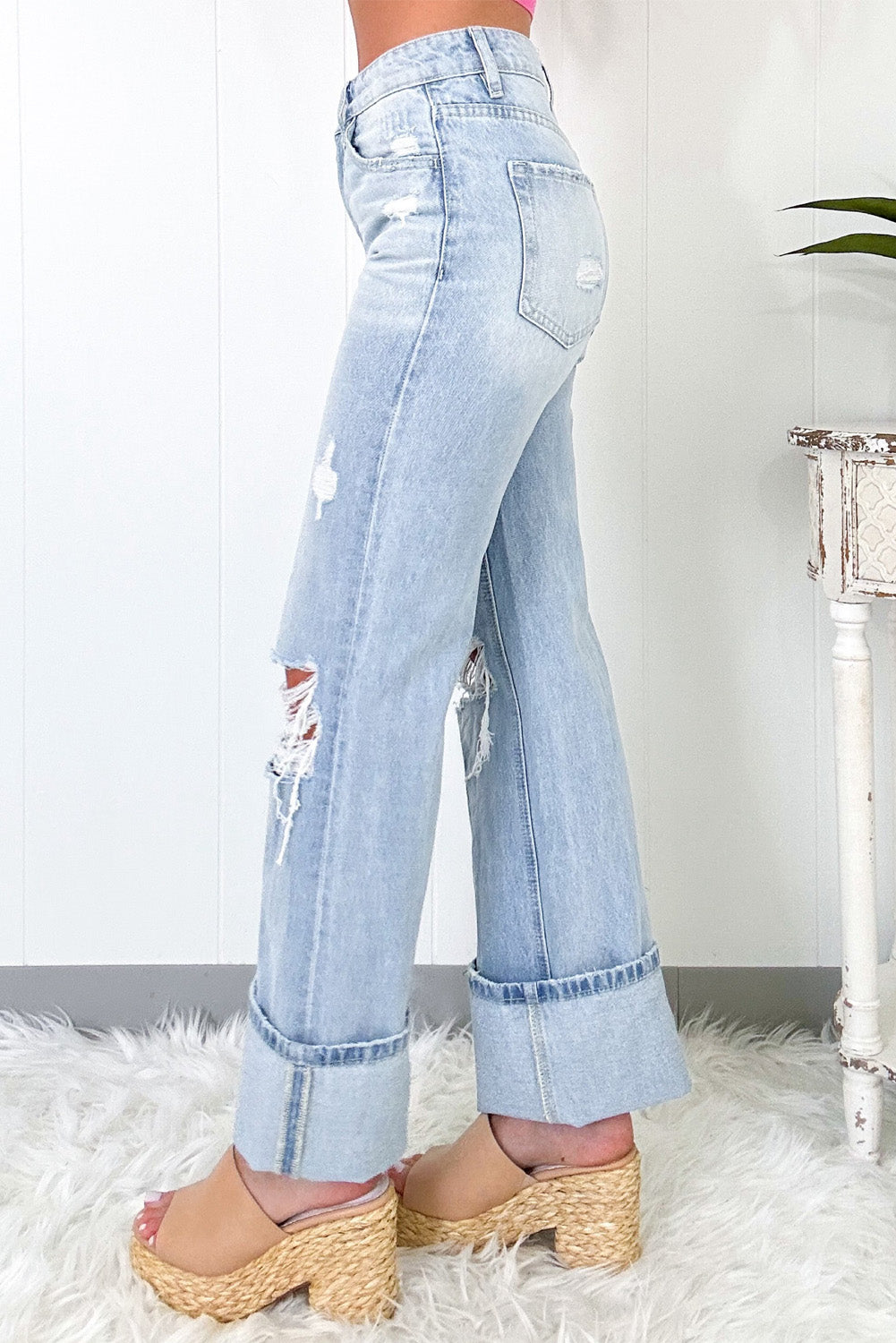 Light Wash Distressed Flare Jeans OOTD