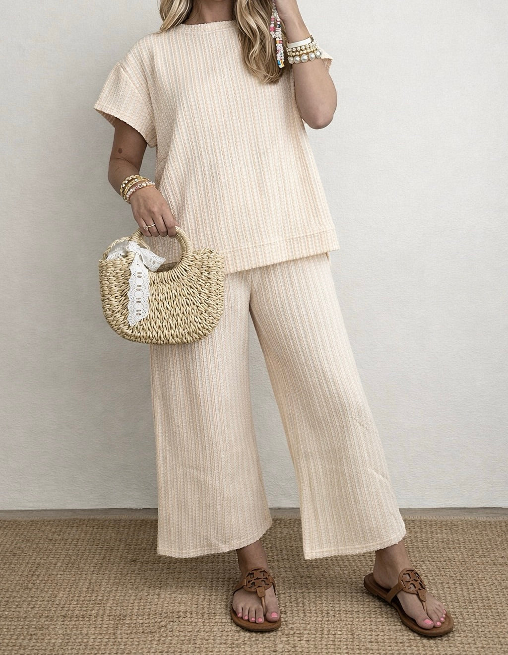 Beige_Textured_Loose_Set.jpg
