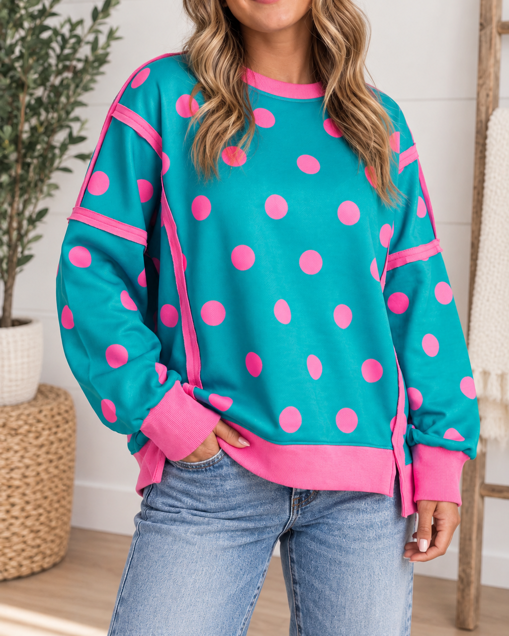 Blue_Polka_Dot_Baggy_Sweatshirt.png