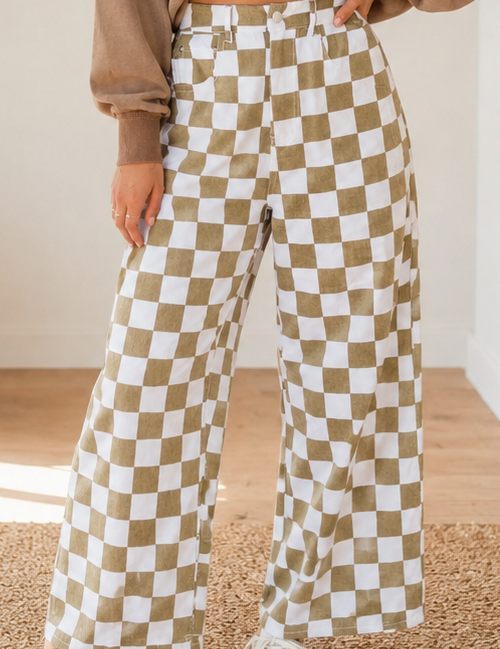 CheckeredBarrelJeans.png