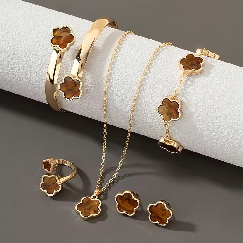Five Clover Jewelry Set