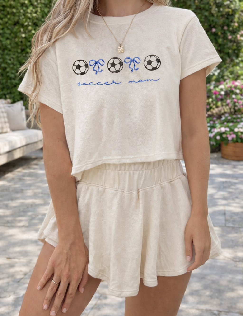 SOCCER_MOM_Bow_Embroidered_Set.png