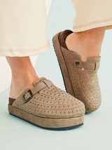 RIVET BUCKLE CLOSED TOE PLATFORM SHOES RTS