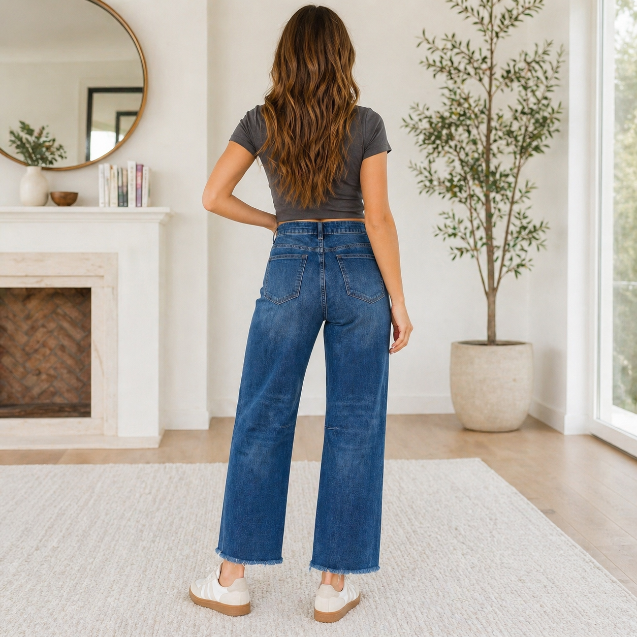 Frayed Cropped Straight Jeans RTS